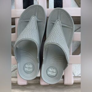 Olivia Miller, gray sandals